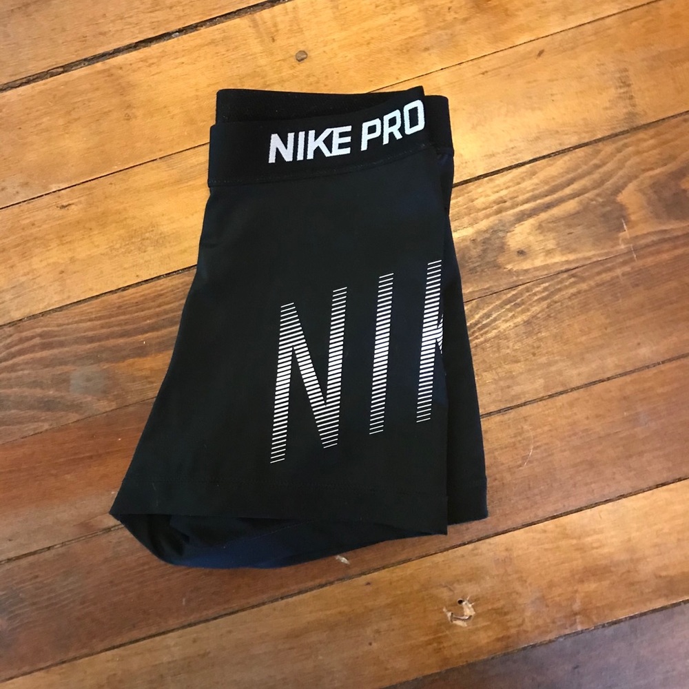 Black Nike pro spandex